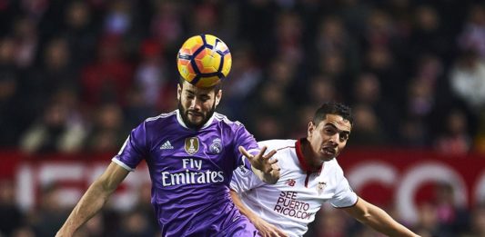Duel din timpul meciului Real Madrid - Sevilla